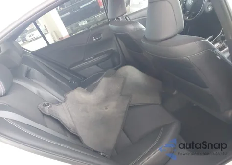 2017 Honda Accord Sport z USA, uszkodzony, nr VIN 1HGCR2F59HA046726